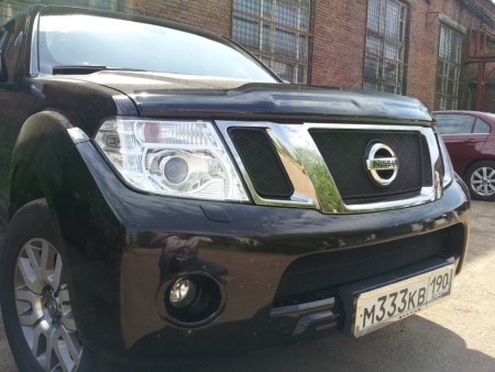 Защита радиатора Nissan Pathfinder (NAVARA) 2011-2012 black верх