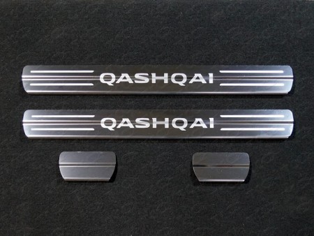 Накладки на пороги (лист зеркальный надпись Qashqai) 4шт Nissan Qashqai 2014-