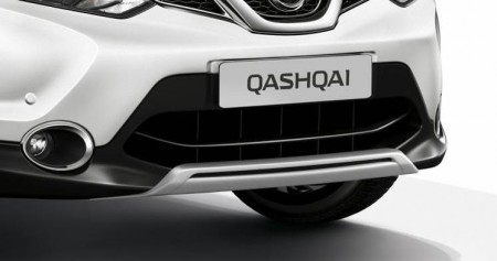 Накладка на передний бампер на Ниссан Кашкай (Nissan Qashqai с 2014 (декоративная) CNT18-14XK-003