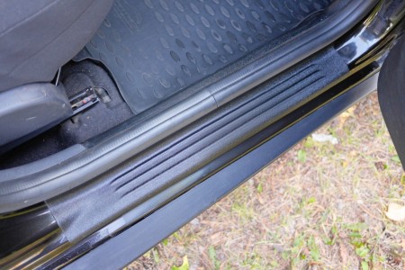 Накладки на внутренние пороги дверей 4шт Ниссан Террано (Nissan Terrano 2014-) NN160002