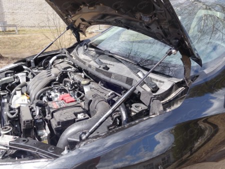 Упор капота Nissan Sentra (2014-)